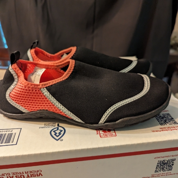 Sun & Sky pink and black size medium (7-8) stretch neoprene water shoes new - Picture 1 of 8